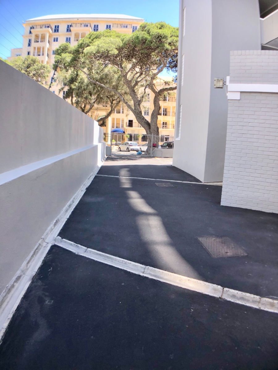 2 Bedroom Property for Sale in Sea Point Western Cape